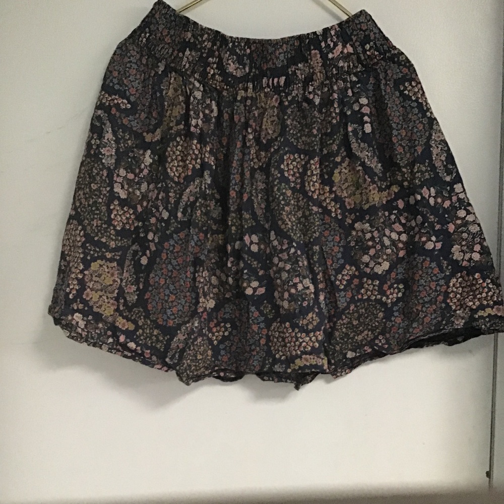 Floral mini skirt